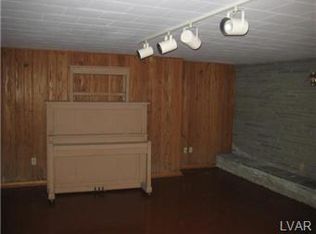 4109 Oakwood Cir, Schnecksville, PA 18078