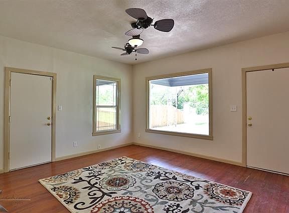 5th image of 1741 Peach St