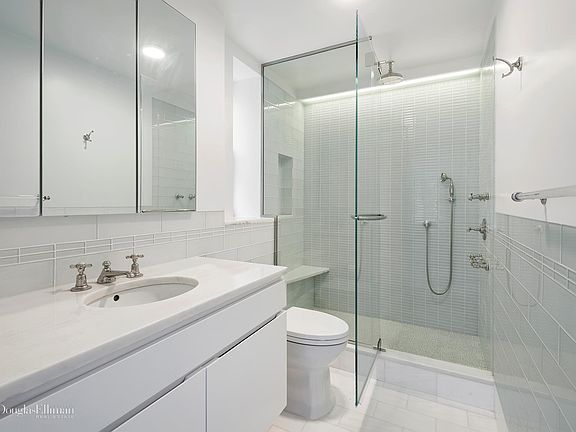 5th image of 170 E 77th St APT 3B
