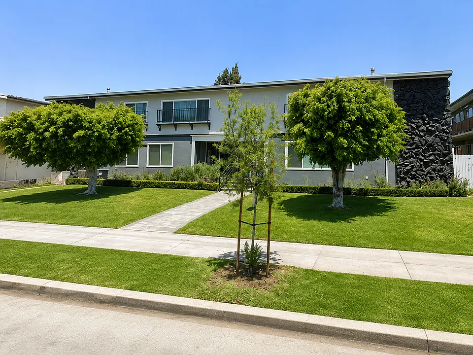 919 E Acacia Ave