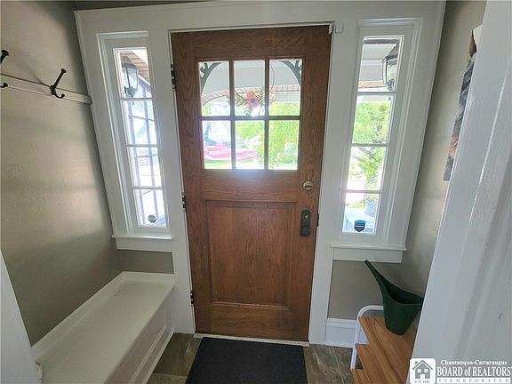 4th image of 123 Myrtle St