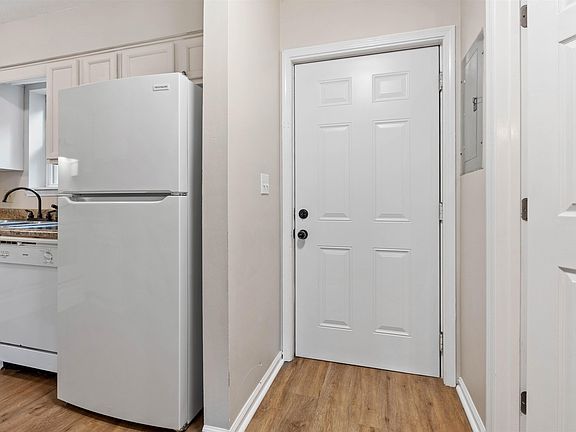 3rd image of 1200 Cross Creek Way APT 4