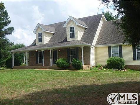 2nd image of 409 Hobbs Dr