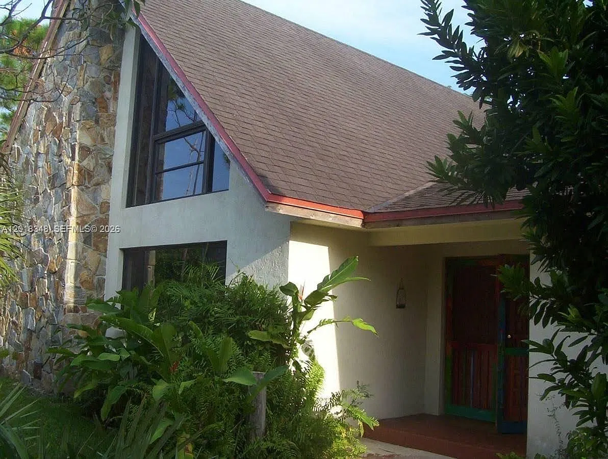 3 bed, 2.0 bath, 3091 sqft, $2,950 — Photo 2