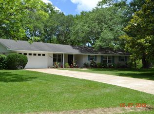 2608 Bayou Bend Dr, Gautier, MS 39553