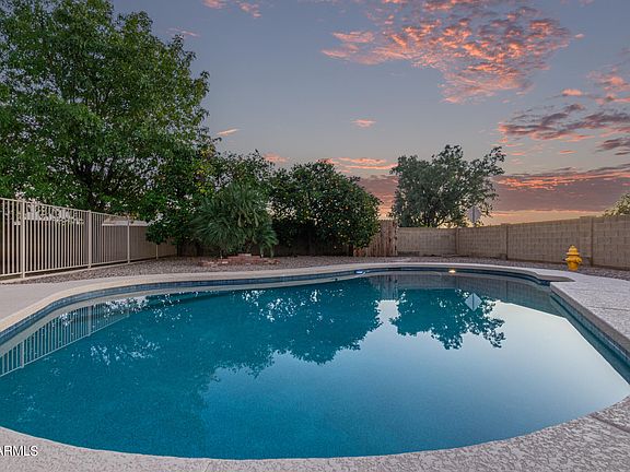 5th image of 5645 W POINSETTIA Drive
