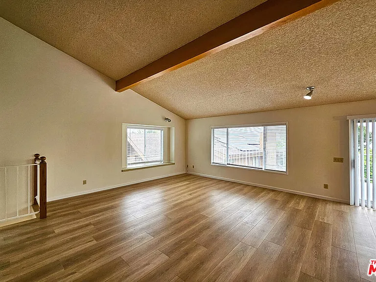 2251 Maurice Ave — Photo 14
