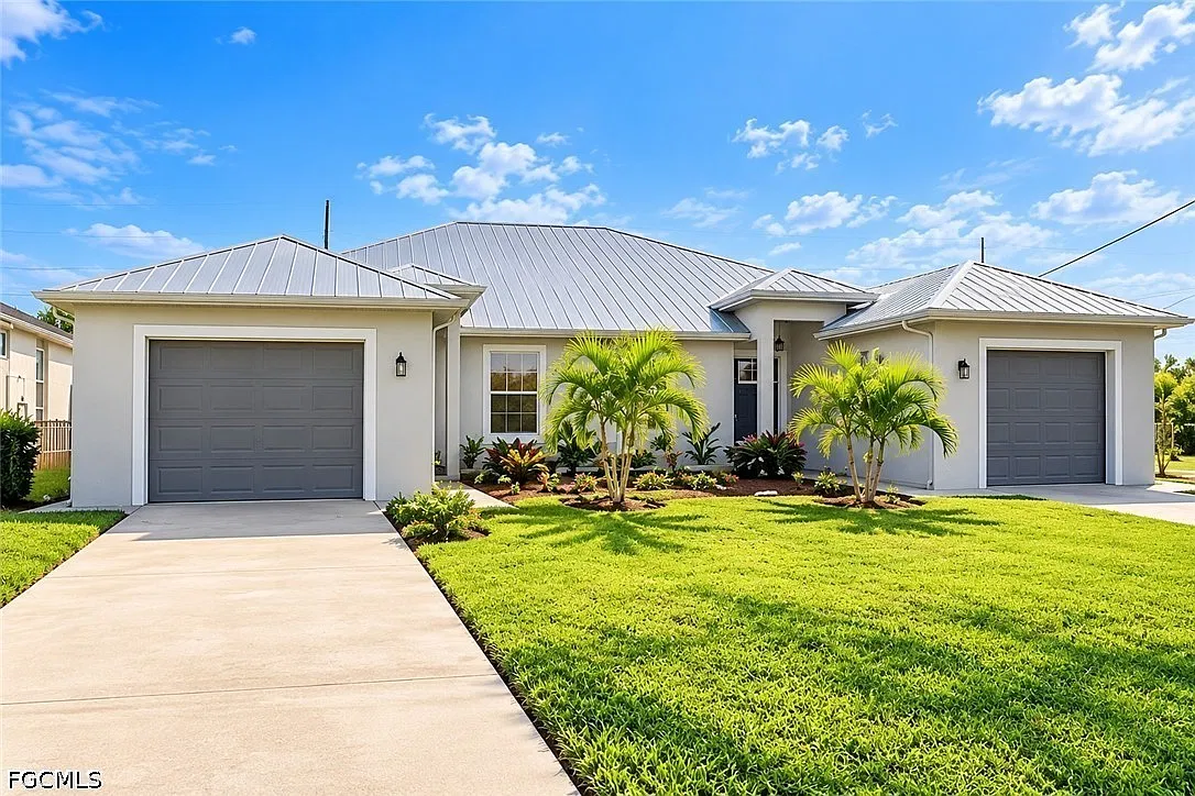 3 bed, 2.0 bath, 1300 sqft, $2,000 — Photo 1