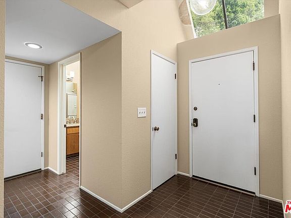 5th image of 1736 Rotary Dr