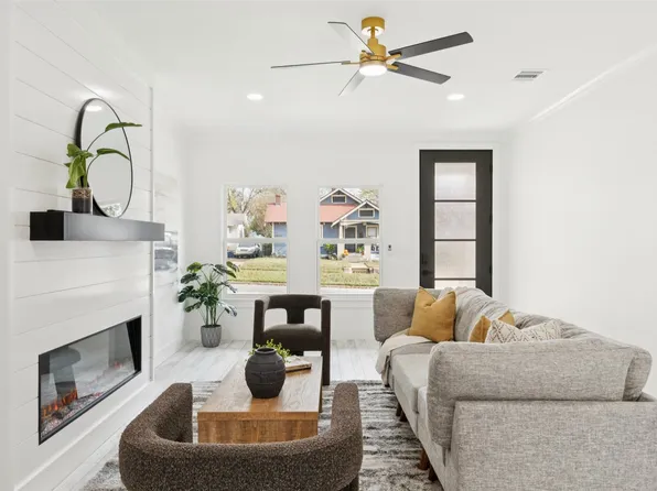 823 S Winnetka Ave, Dallas, TX 75208