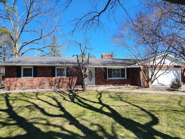 210 McColl Ave, Yale, MI 48097