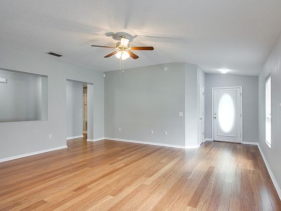3rd image of 3223 Ogden Dr