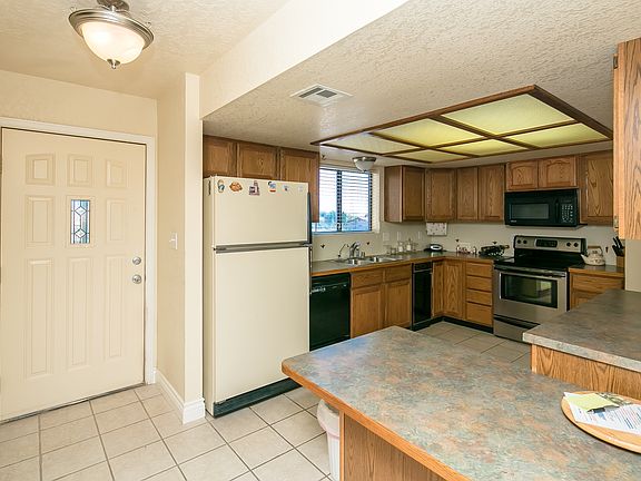 2nd image of 3479 Sunglow Dr