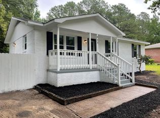 613 Magnolia Dr, Greenwood, SC 29646