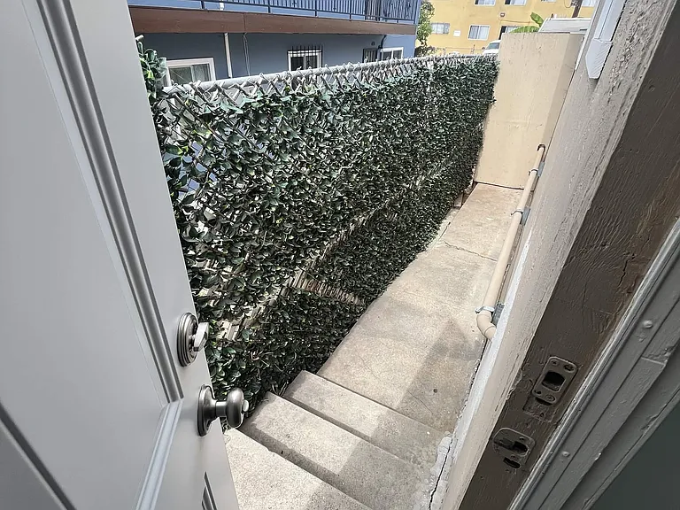 side door of house from the kitchen
