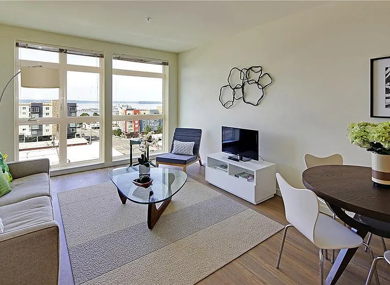 1 Bed + Alcove | Living Area