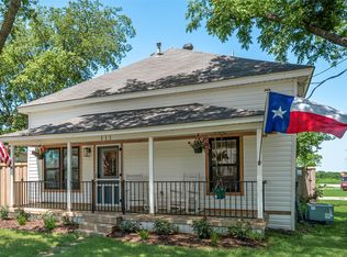 111 N Brown St, Tom Bean, TX 75491