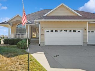 351 12th Ave SW, Mount Vernon, IA 52314