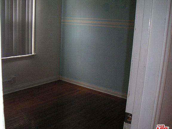 3rd image of 413 N Serrano Ave