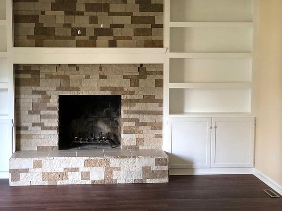 5th image of 13080 Heatherstone Cir NW