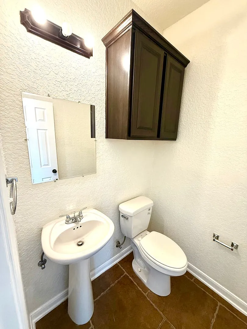 Updated 3-Bedroom Duplex Near UTSA, La Cantera & Six Flags! — Photo 3
