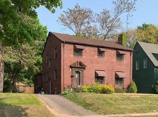 431 W Iroquois Rd, Pontiac, MI 48341