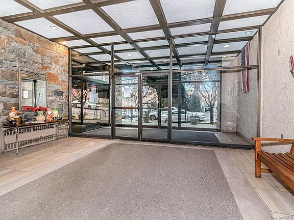 4th image of 25 Franklin Ave APT 4O