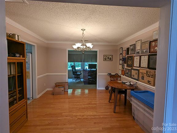 4th image of 535 Queen Brogan Ct