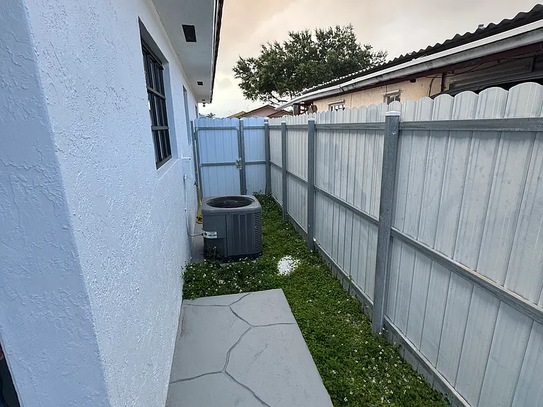 2682 W 70th Pl — Photo 14
