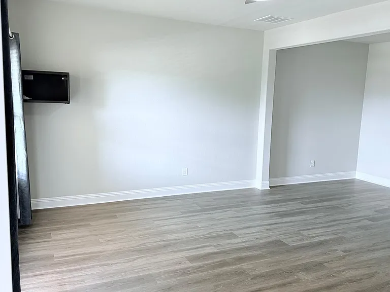 532 Hutchinson Ln — Photo 9