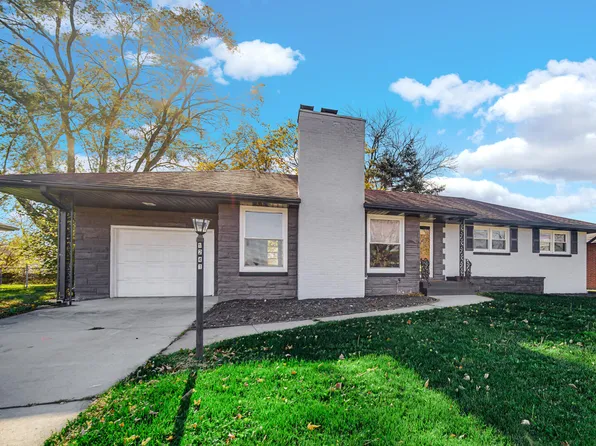 1241 Meadow Dr, Merrillville, IN 46410