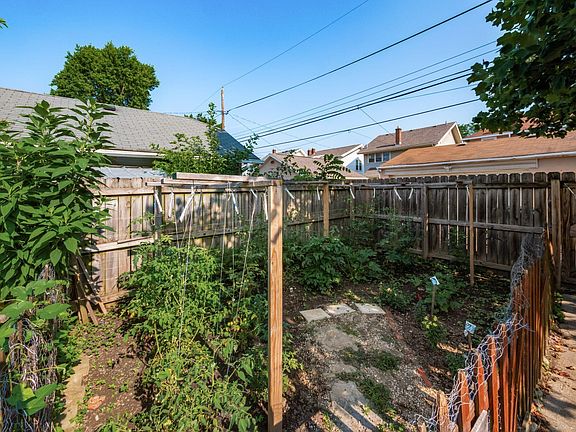 5th image of 176 E Kelso Rd