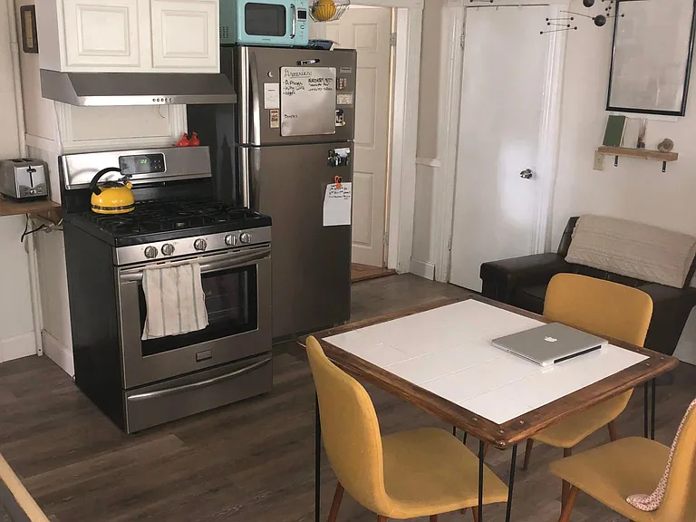 131 Penn St #1R — Photo 5