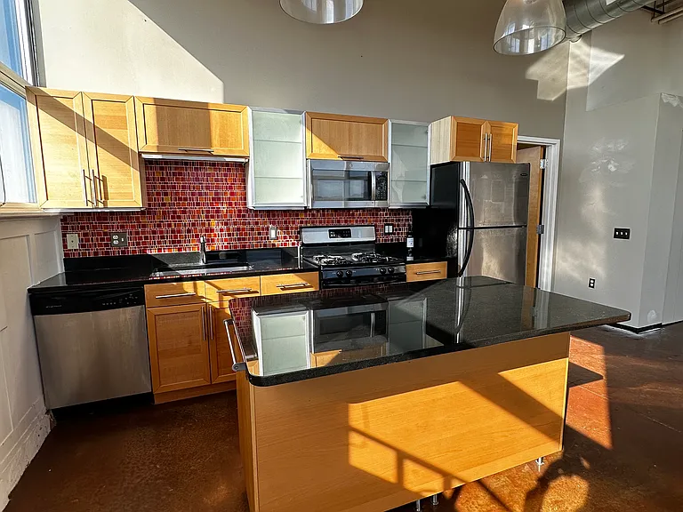 118 Holmes St #4 — Photo 8