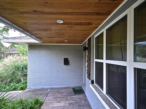 4th image of 5415 Poinciana Dr
