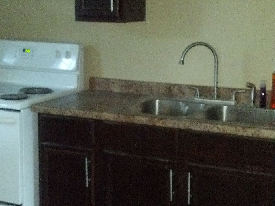 2nd image of 319 N Roosevelt Ave