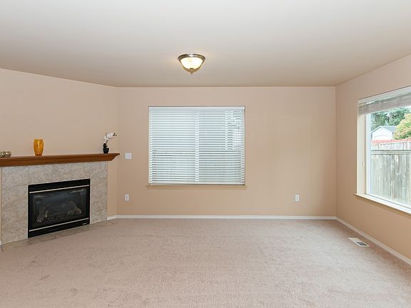 4th image of 3511 185th Street Ct E