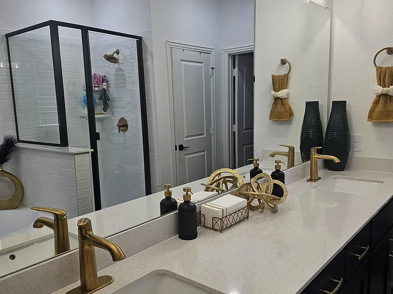 2111 Sunnymede Dr — Photo 3