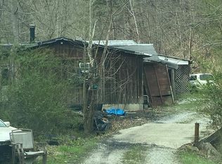 1029 Walker Branch Rd, Hazard, KY 41701