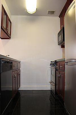 2nd image of 208 W 104th St APT 5A
