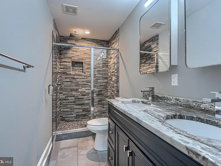 1620 E Clement St — Photo 21