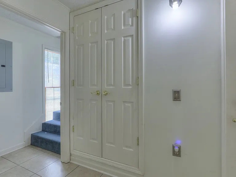 2303 Friendship Dr — Photo 14