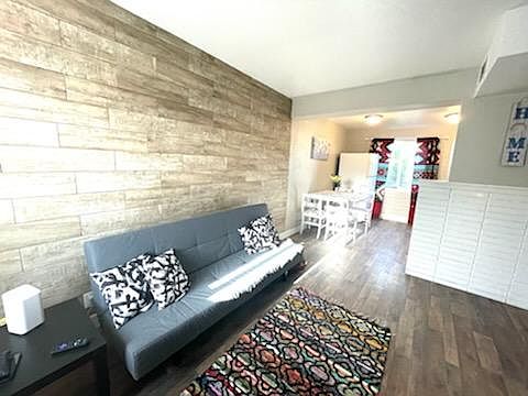 4th image of 2134 Stewart Ave #3