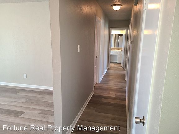 5th image of 2111 Southridge Dr