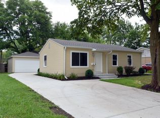 105 S Bartlett Rd, Streamwood, IL 60107