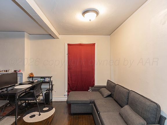 5th image of 911 S Virginia St