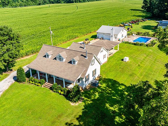 2nd image of 298 Hardin Ln