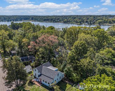 510 S Maple St, Saugatuck, MI, 49453