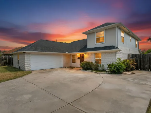 2124 Brentwood Ln, Carrollton, TX 75006