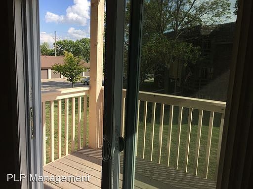 4th image of 2530 17th Ave S APT 102
